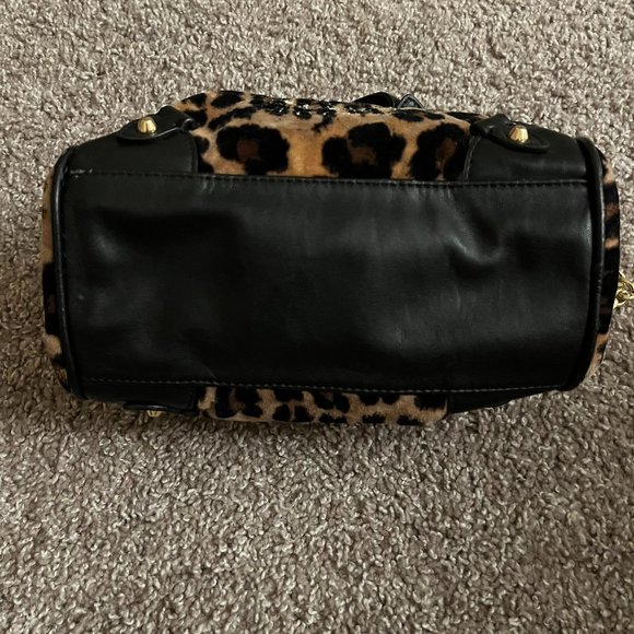 SOLD 🚫 Juicy Couture: Leopard Steffy Crossbody - Picture 6 of 16